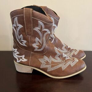 Retro Women Embroidery Square Heels Slip-On Short Booties Pointed Toe